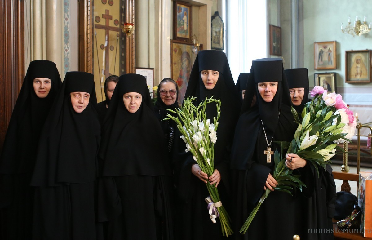 Матушка настоятельница. Алексеевский женский монастырь игумении.