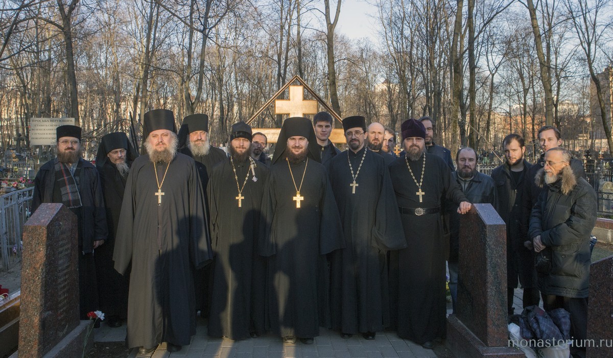 Насельники Московского подворья Валаамского монастыря отслужили на Ваганьковском кладбище панихиду по усопшей братии 