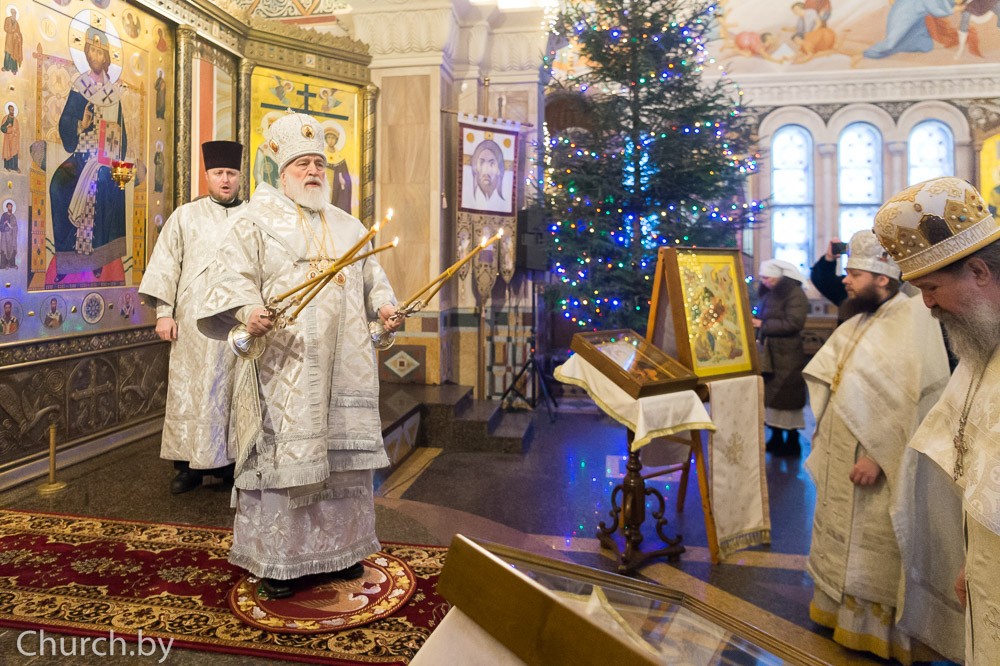 Патриарший экзарх всея Беларуси возглавил Литургию в Свято-Елисаветинском монастыре г. Минска