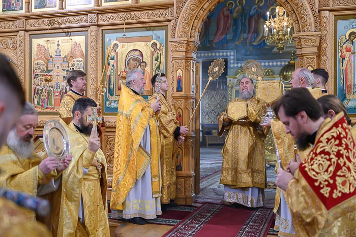 В день памяти новомучеников Карагандинских глава Казахстанского митрополичьего округа совершил Литургию в Иверско-Серафимовском монастыре Алма-Аты