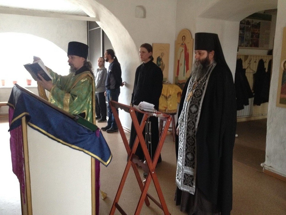 В Александро-Ошевенском монастыре Архангельской епархии молятся о прекращении эпидемии коронавируса