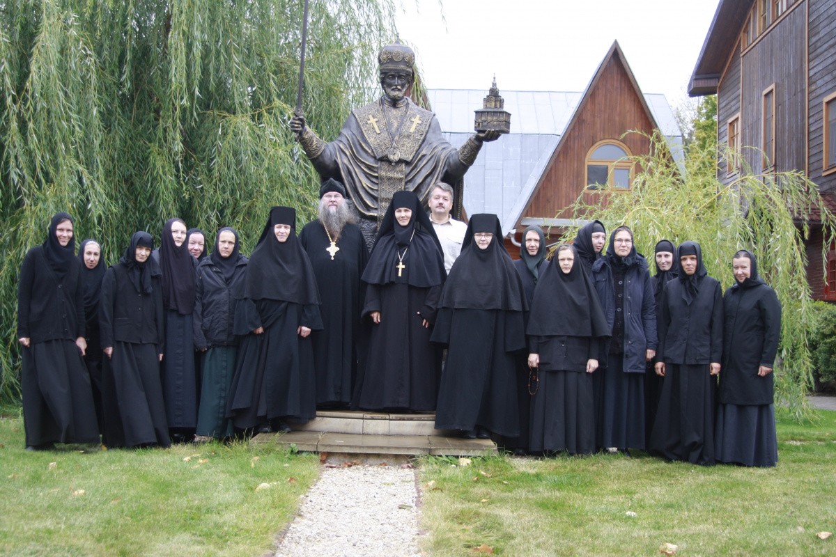 Представители Межведомственной комиссии по вопросам образования монашествующих посетили Никольский Шостьенский монастырь