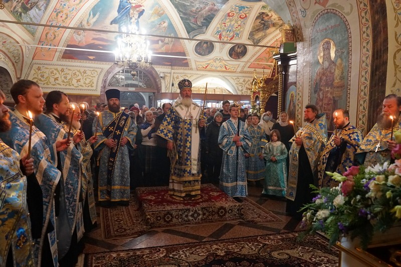 Митрополит Иркутский Максимилиан возглавил престольный праздник в Знаменском монастыре Иркутска 
