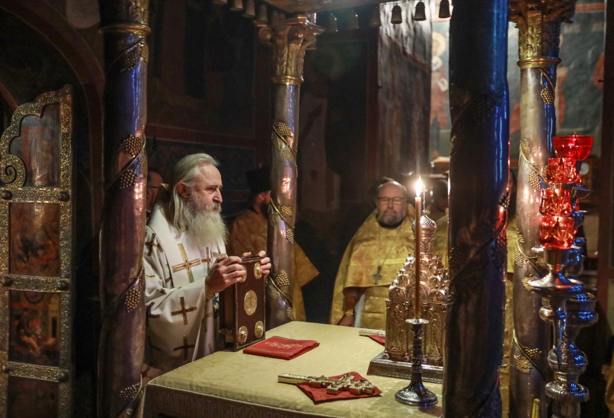 В день прославления святителя Иннокентия Московского председатель Синодального отдела по монастырям и монашеству совершил Литургию в Троице-Сергиевой лавре