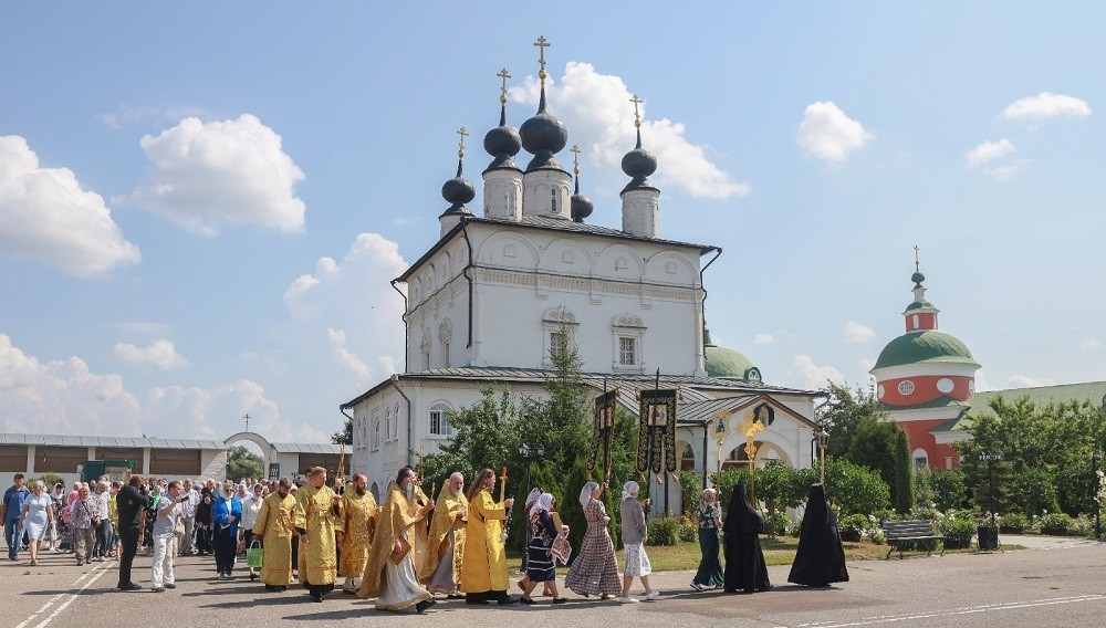 В Троицком Белопесоцком женском монастыре молитвенно почтили память преподобного Владимира Белопесоцкого 