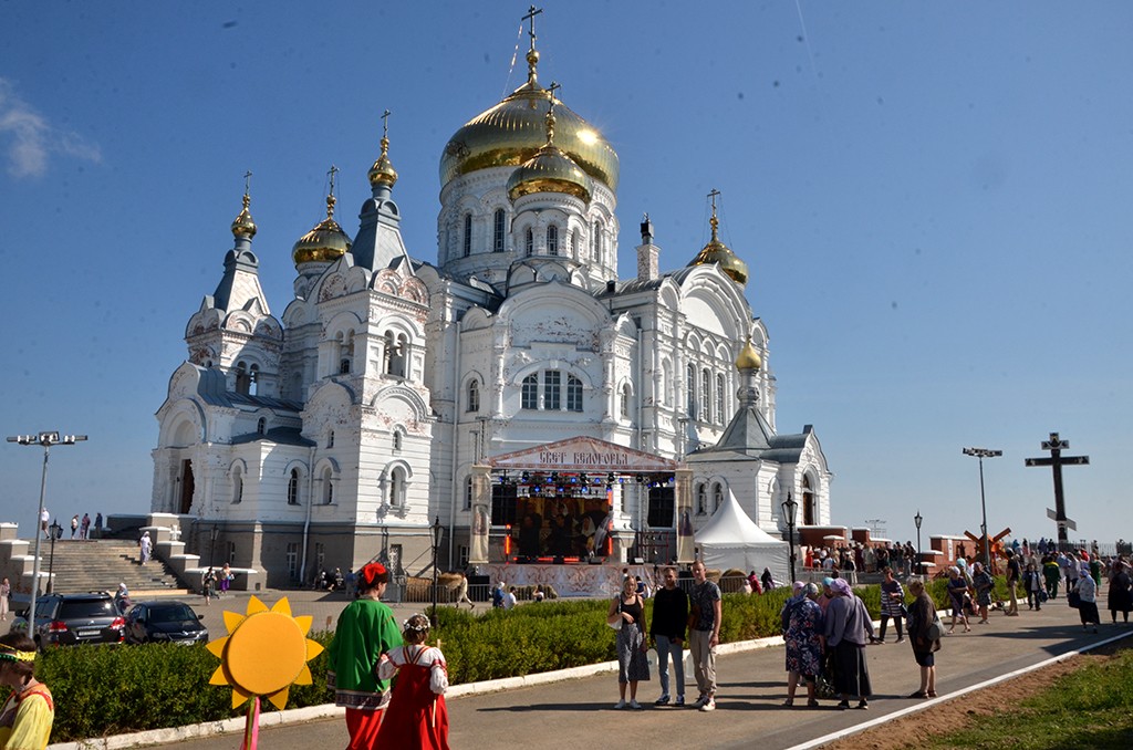 Фестиваль православной культуры «Свет Белогорья» состоялся в Белогорском Свято-Николаевском монастыре