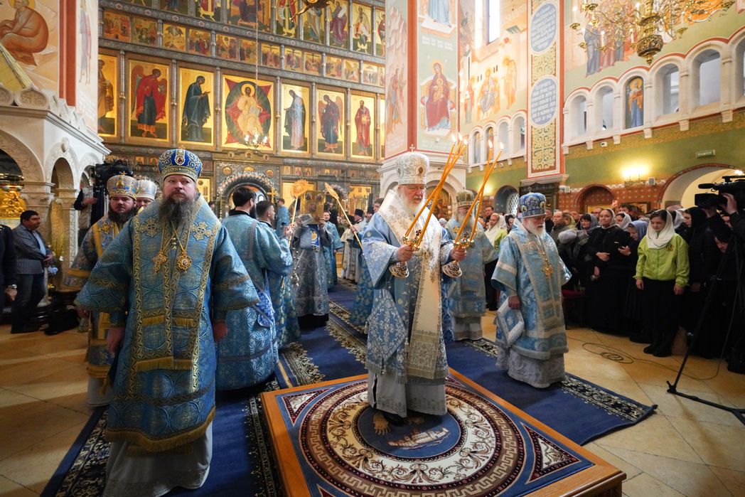 В праздник Рождества Пресвятой Богородицы Святейший Патриарх Кирилл совершил Литургию в Зачатьевском монастыре Москвы