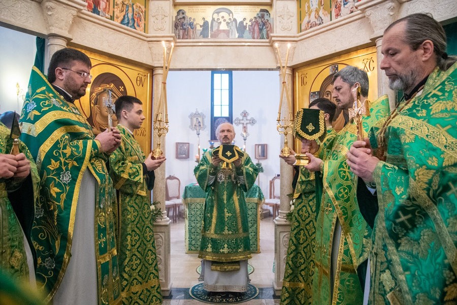 В Неделю о мытаре и фарисее Патриарший экзарх всея Беларуси возглавил Литургию в Ксениевском монастыре