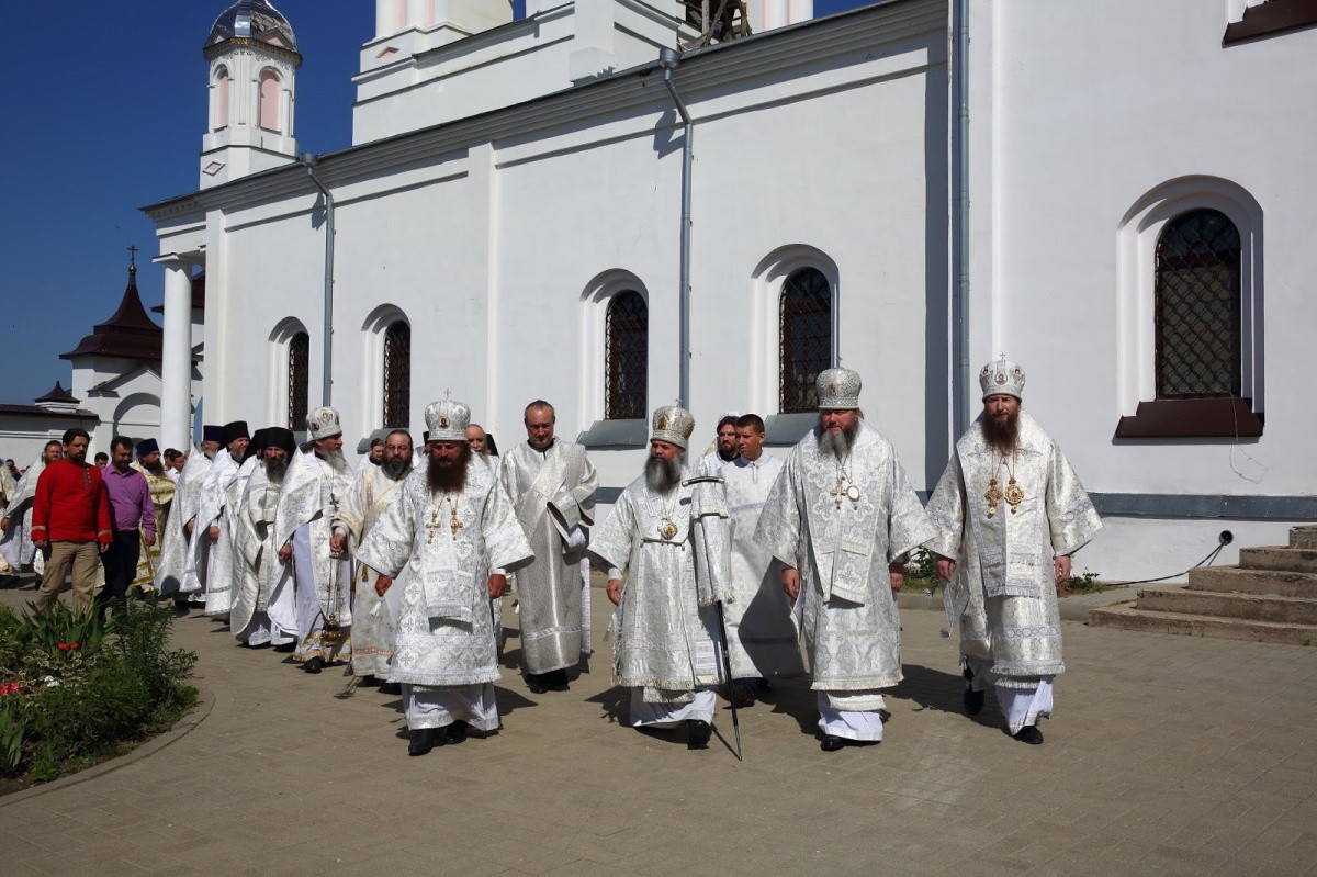 В монастыре Животворящего Креста Шуйской епархии прошли торжества в честь 596-й годовщины сошествия Креста Господня