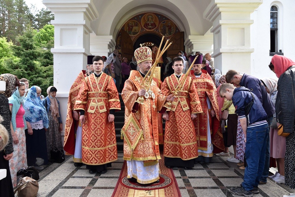 Патриарший экзарх всея Беларуси возглавил Литургию в женском монастыре в честь блаженной Ксении Петербургской