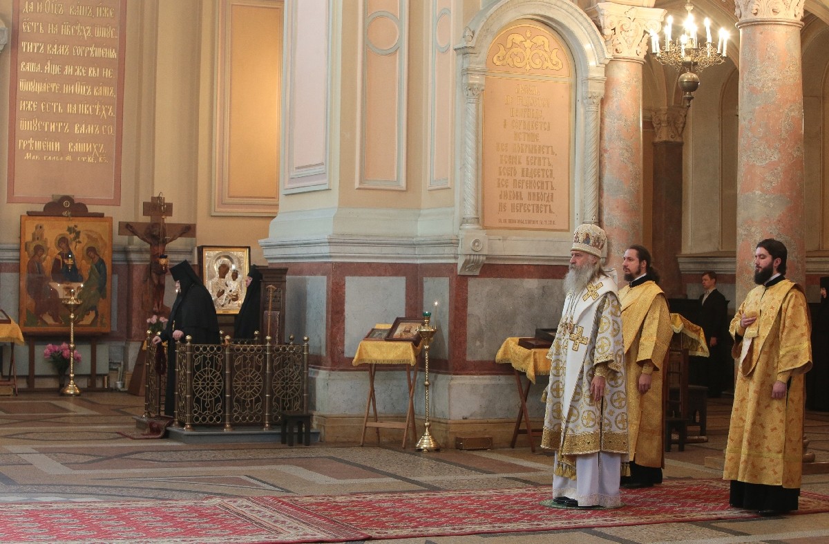 Архиепископ Феогност совершил Литургию в Иоанно-Предтеченском монастыре