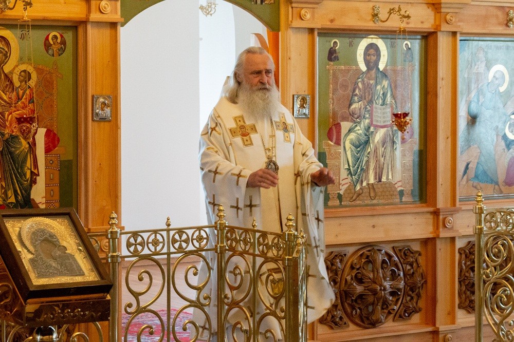 Председатель Синодального отдела по монастырям и монашеству совершил Литургию в Николо-Вяжищском монастыре