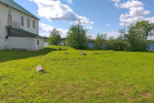 В Сийском монастыре Архангельской епархии рядом с Сергиевским храмом создадут пешеходную зону 