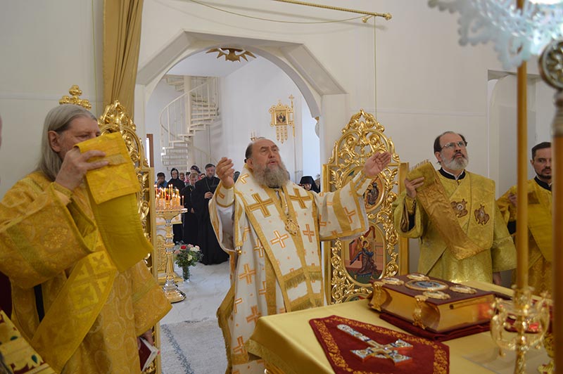 Глава Казахстанского митрополичьего округа совершил Литургию в Покровском женском монастыре Уральска