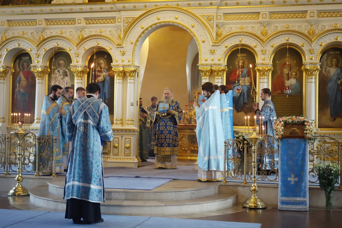 Архиепископ Феогност возглавил престольный праздник в Богородице-Рождественском монастыре