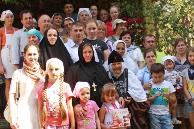 Схимонахиню Иоанну, маму матушки Екатерины, любили все - и взрослые, и дети