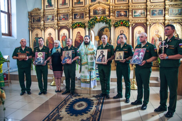 Передача святынь военным Благотворительным фондом «Святого мученика Вонифатия»