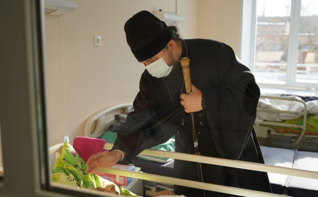 Епископ Антоний в паллиативном отделении «Больницы медицинской скорой помощи»