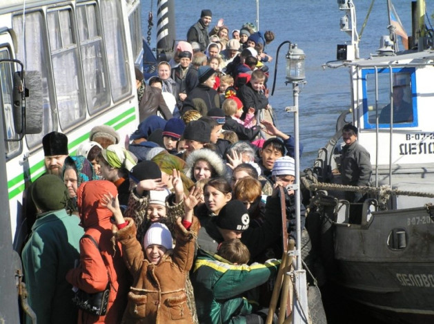 В скит! Такая радость на лицах детей!