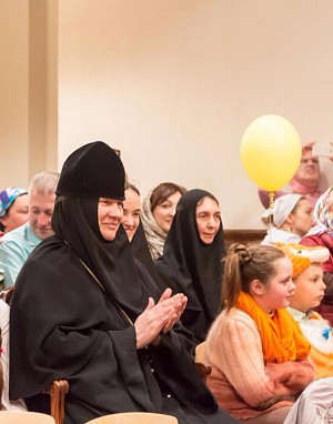 В Зачатьевском монастыре провели пасхальный детский праздник