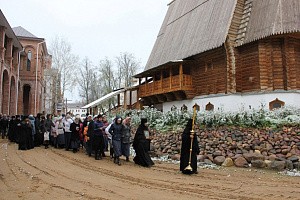 В Николо-Сольбинском монастыре состоялся престольный праздник