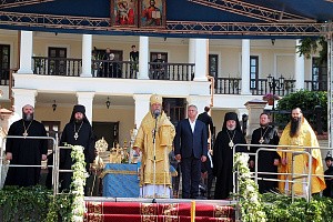 Митрополит Владимир совершил Литургию в Каприянском Успенском монастыре Молдовы в день памяти свт. Гавриила