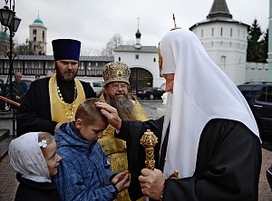 Святейший Патриарх Кирилл совершил Литургию в Троицком соборе Данилова монастыря г. Москвы в день празднования 30-летия возрождения обители