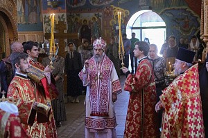Митрополит Алексий совершил Литургию и крестный ход в Богородице-Рождественском монастыре Тульской епархии
