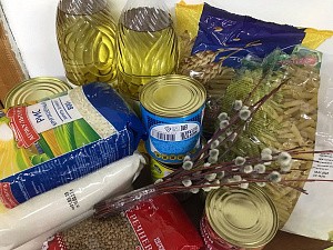 Подопечные социальной службы Казанского монастыря Ярославля получили помощь к празднику Пасхи