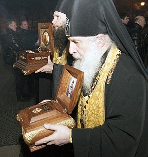 В Новоспасский монастырь доставлены ковчеги с мощами святых