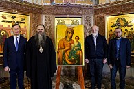 Нижегородской епархии передана икона Божией Матери, написанная в Пантелеимоновом монастыре на Афоне в XIX веке