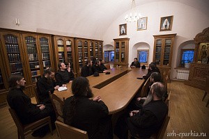 Митрополит Даниил в Троице-Сергиевой лавре провел встречу памяти архимандрита Кирилла (Павлова)