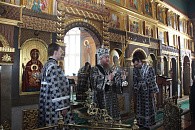 Епископ Евфимий возглавил Литургию в Свято-Тихоновском Преображенском монастыре г. Задонска