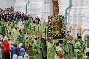 Тысячи верующих молитвенно почтили Собор Святогорских святых в Лавре на Святых Горах