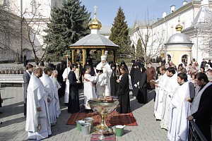 Архиепископ  Александр совершил в Корецком монастыре Литургию  и малое освящение воды