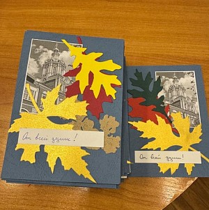 Учащиеся Детской воскресной школы Александро-Невской лавры подготовили открытки для солдат СВО