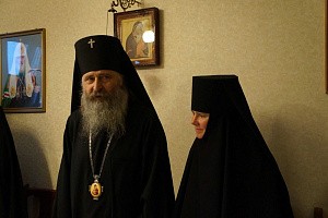 Архиепископ Сергиево-Посадский Феогност отслужил Литургию в Алексеевском женском монастыре