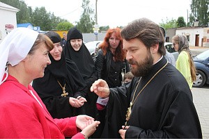 Митрополит Волоколамский Иларион посетил Свято-Елиcаветинский монастырь и храмы Минска