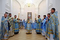 В день празднования Юровичской иконы Богоматери епископ Туровский Леонид возглавил Литургию в Юровичском монастыре