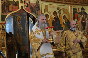 Архиепископ Феогност отслужил Литургию в Покровском Хотькове монастыре