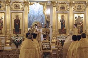 Архиепископ Феогност совершил Литургию в Покровском монастыре