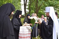 Патриарший экзарх всея Беларуси возглавил престольный праздник Тихвинского храма Иоанно-Богословского монастыря в Домшанах