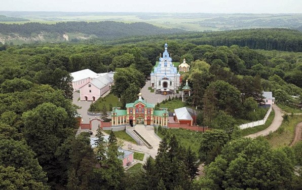 Почаевский Свято-Духовский мужской монастырь Тернопольской епархии