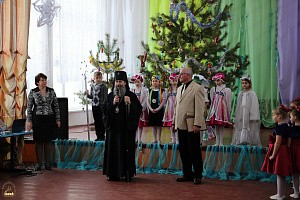 Наместник Святогорской лавры поздравил школьников с Рождеством