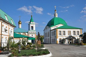 В Чебоксарском Свято-Троицком монастыре отметили престольный праздник