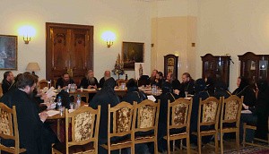 В Московском подворье Свято-Троице Сергиевой Лавры состоялось очередное совещание игуменов и игумений ставропигиальных монастырей