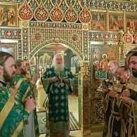 Председатель Синодального отдела по монастырям и монашеству совершил Литургию в Зачатьевском ставропигиальном монастыре