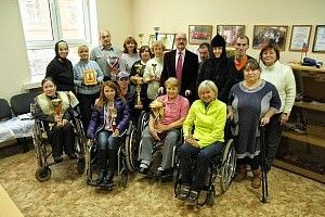 Сестры Введенского монастыря г. Иванова поздравили общество инвалидов-опорников «Надежда» с Днем Ангела