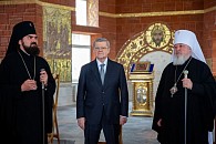 Полпред Президента России в СКФО передал в Бештаугорский монастырь Пятигорской епархии иконы с частицами святых мощей