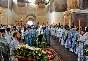 В день празднования Донской иконы Божией Матери  Патриарх Кирилл отслужил Литургию в Донском монастыре 